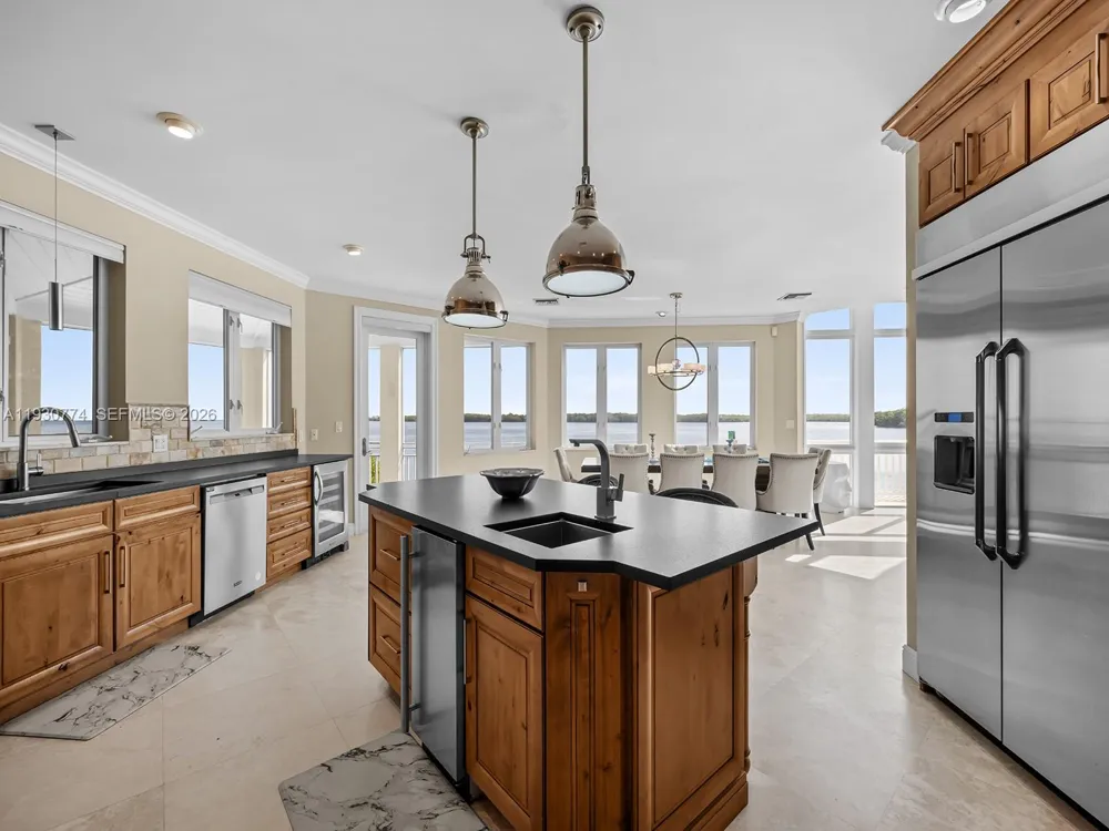 57 Garden Cove Dr Key Largo, FL 33037