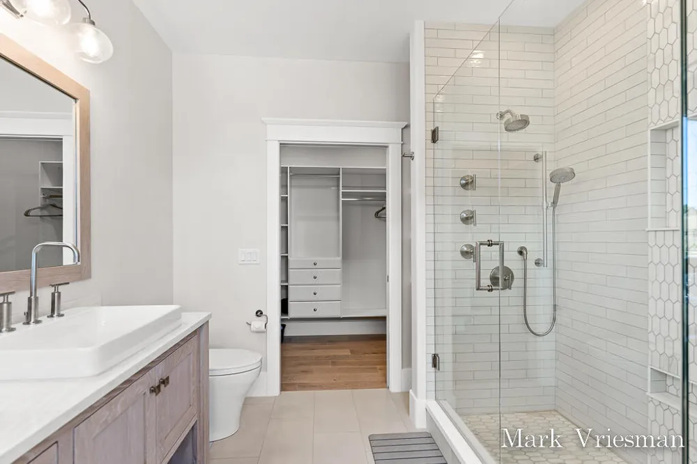 218 S Harbor Drive #201 Grand Haven City, MI 49417