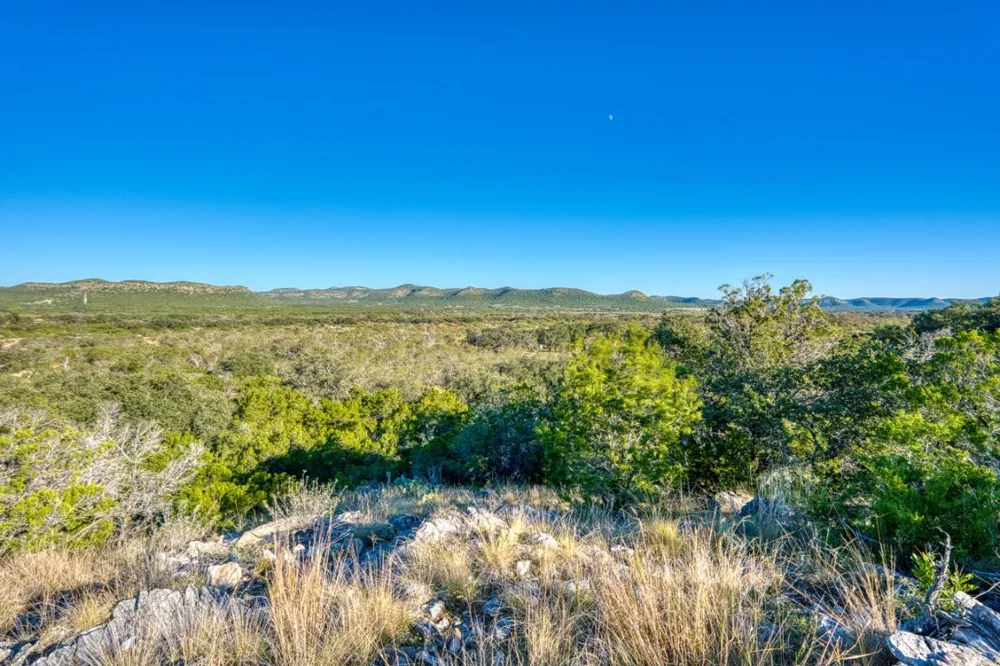 32901 Texas Hwy 55 Uvalde, TX 78801