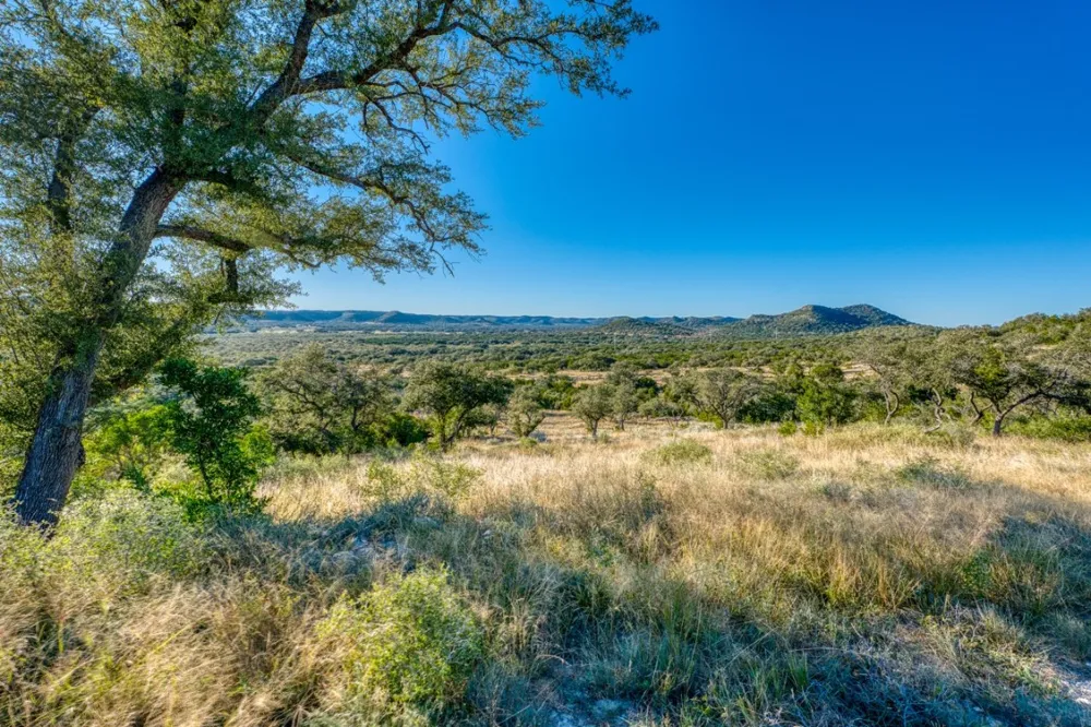 32901 Texas Hwy 55 Uvalde, TX 78801