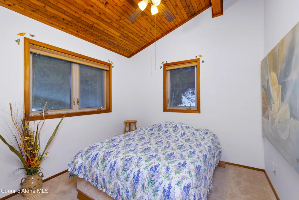 325 Wambli Wahohpi Careywood, ID 83809