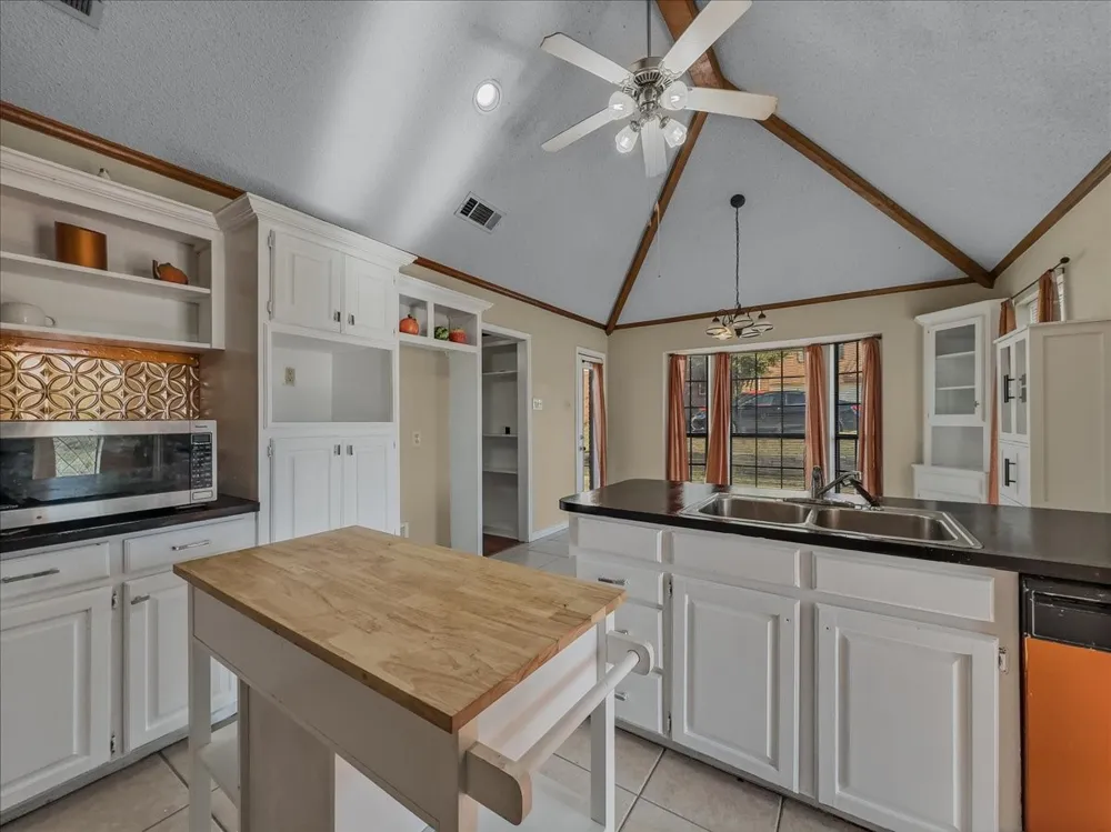 1821 Montauk Way DeSoto, TX 75115