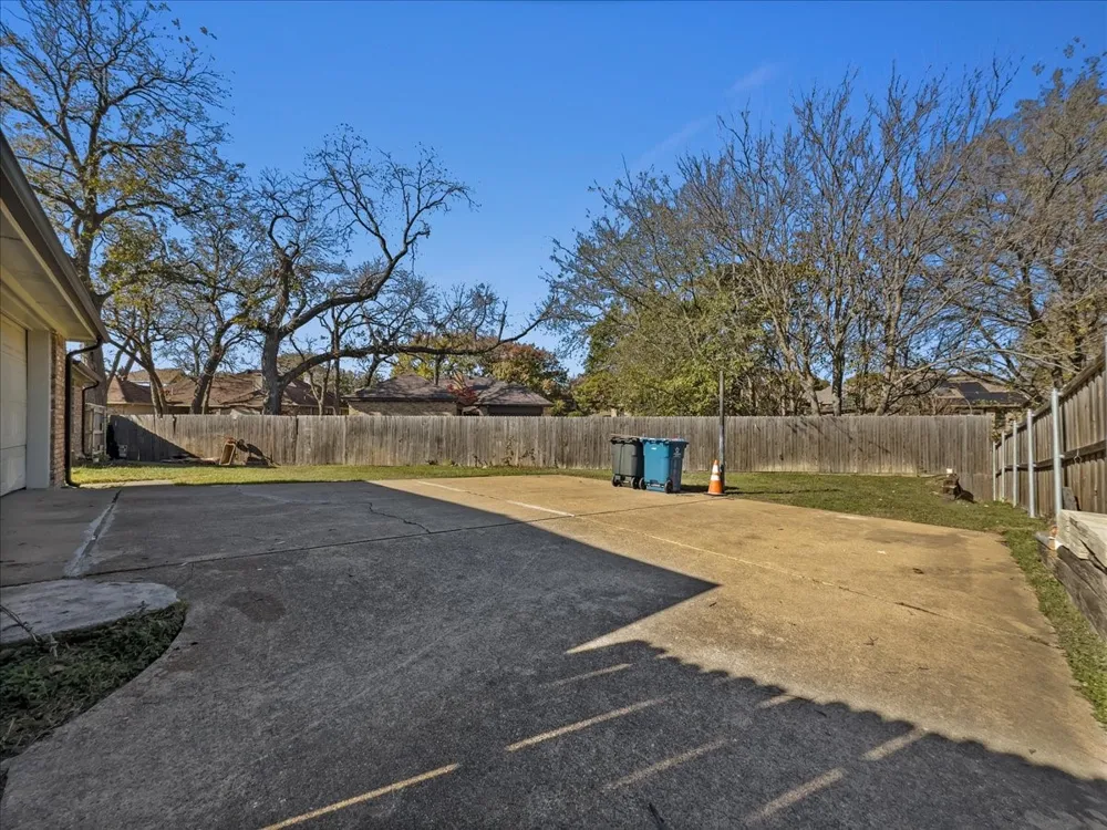 1821 Montauk Way DeSoto, TX 75115