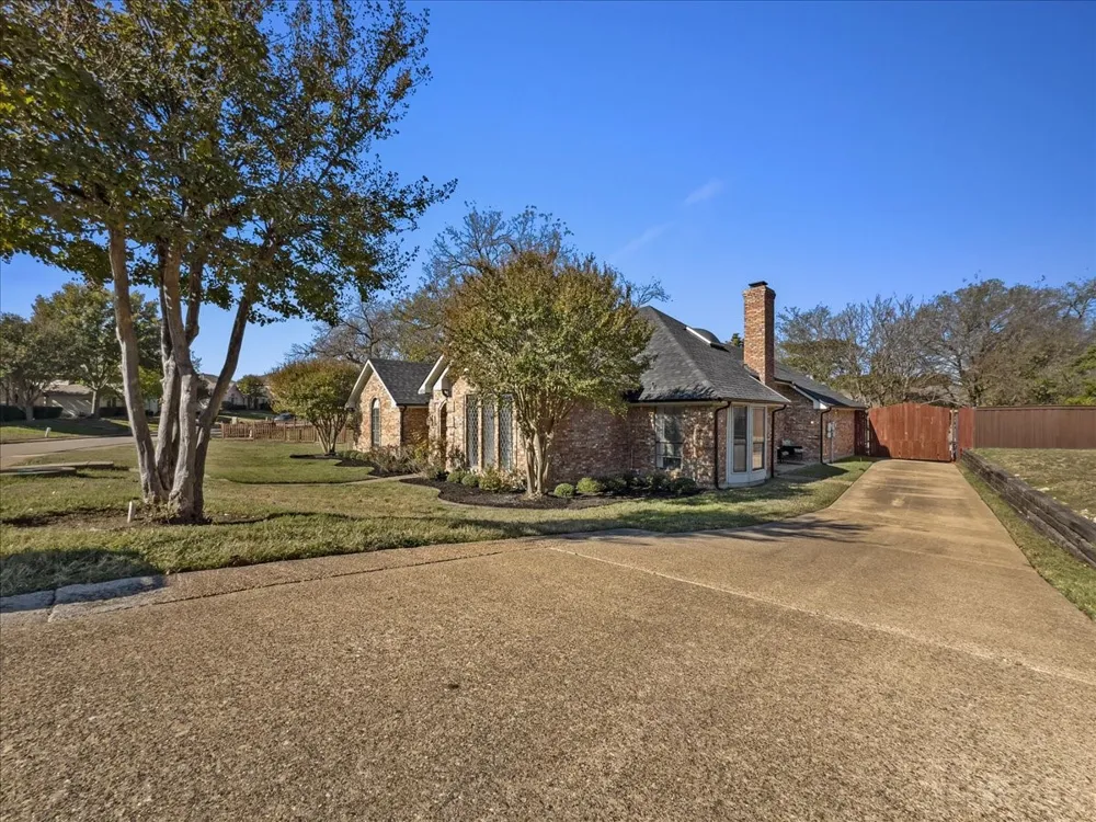 1821 Montauk Way DeSoto, TX 75115