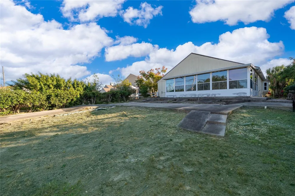 1152 VIEW POINTE CIRCLE Lake Wales, FL 33853
