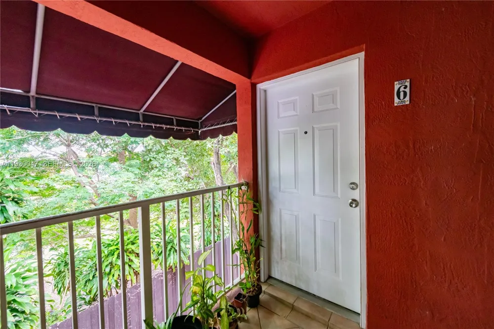 63 NW 17th Pl #6 Miami, FL 33125