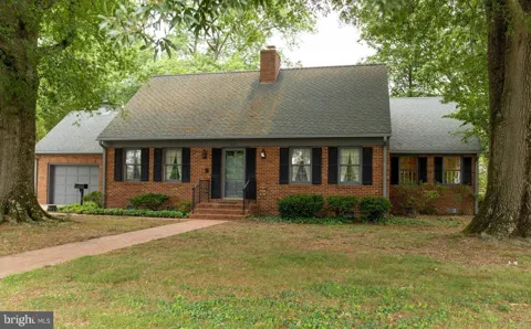 211 BLOOMINGDALE AVENUE