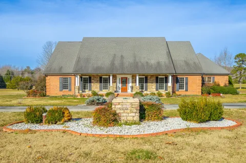 8121 Highway 156