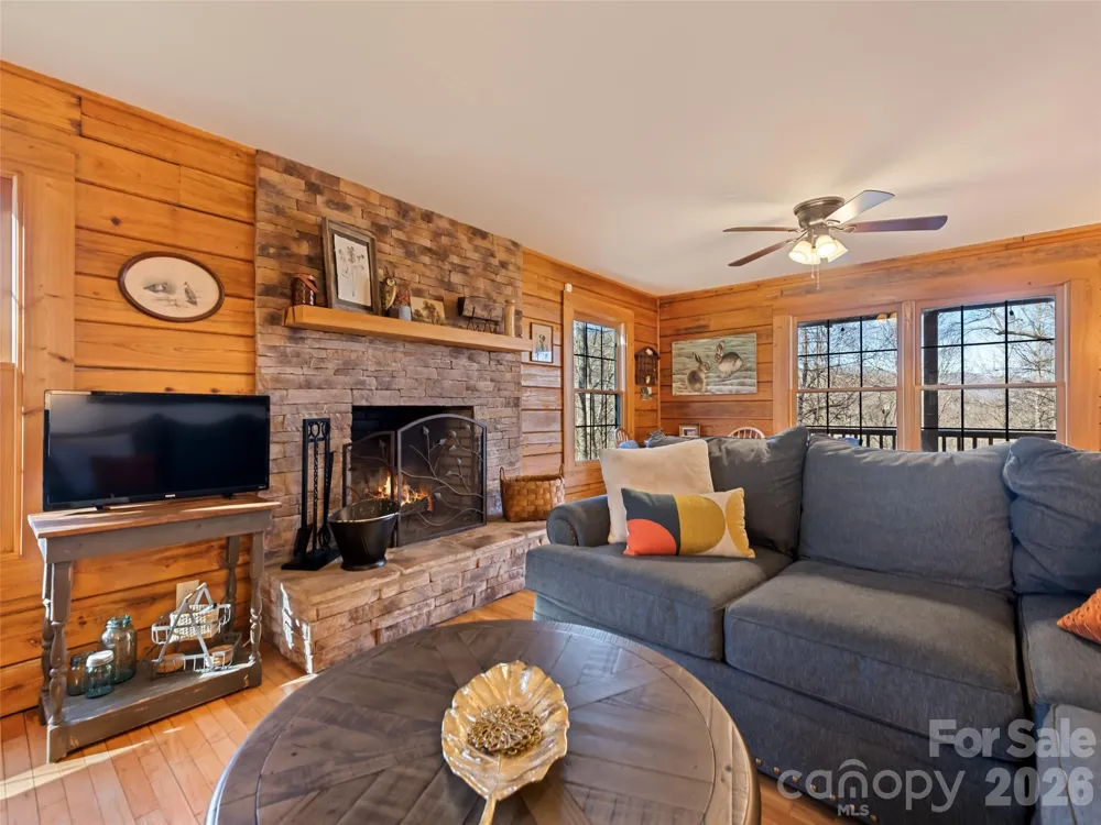 171 Sharons Bluff Franklin, NC 28734