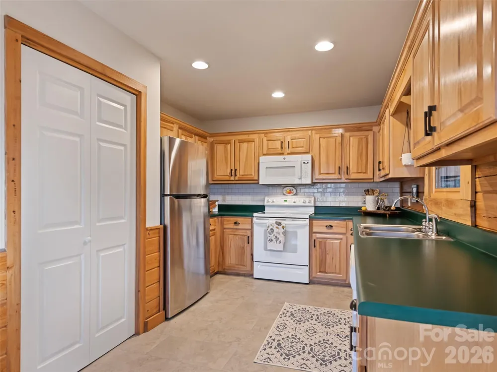 171 Sharons Bluff Franklin, NC 28734