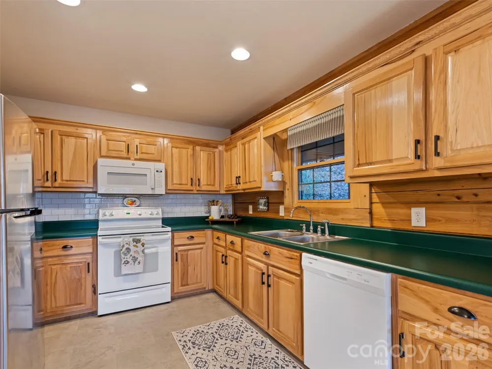 171 Sharons Bluff Franklin, NC 28734