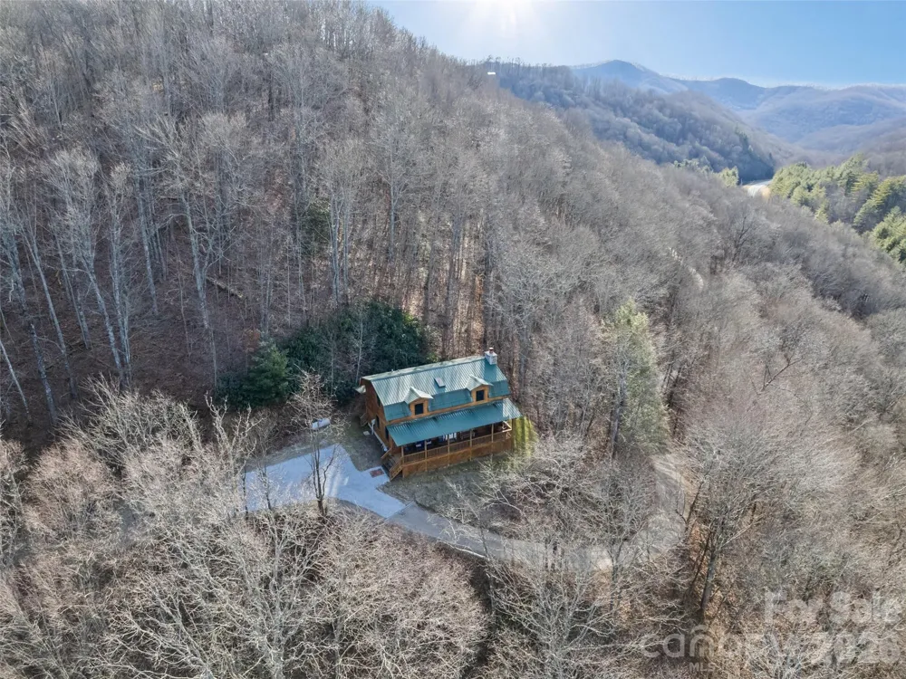 171 Sharons Bluff Franklin, NC 28734