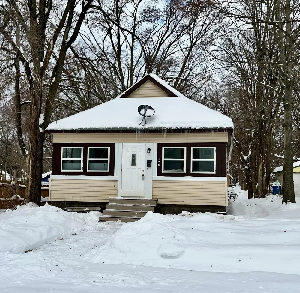 828 W Larch Avenue Muskegon, MI 49441