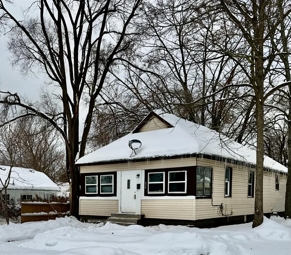 828 W Larch Avenue Muskegon, MI 49441