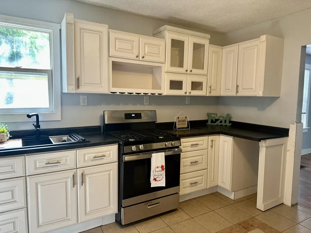 828 W Larch Avenue Muskegon, MI 49441