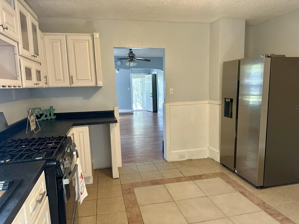 828 W Larch Avenue Muskegon, MI 49441