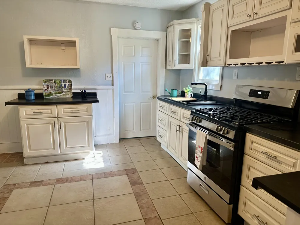 828 W Larch Avenue Muskegon, MI 49441