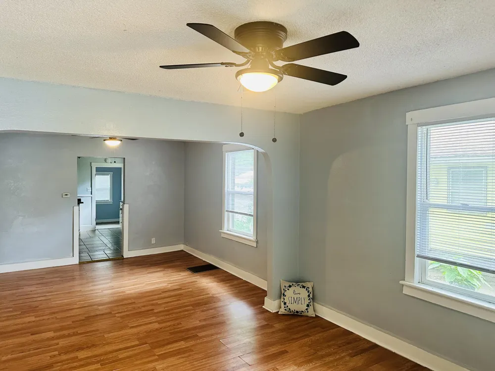 828 W Larch Avenue Muskegon, MI 49441