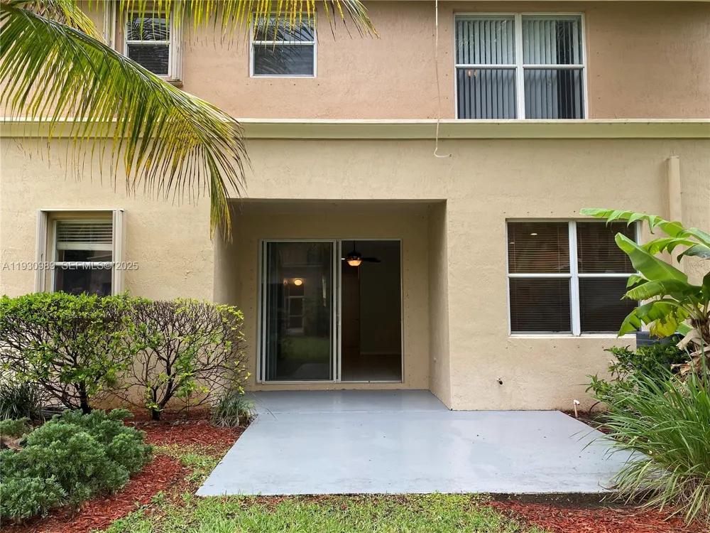 112 Wakulla Springs Way #112 Royal Palm Beach, FL 33411