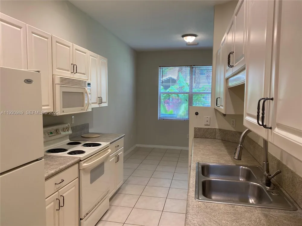 112 Wakulla Springs Way #112 Royal Palm Beach, FL 33411