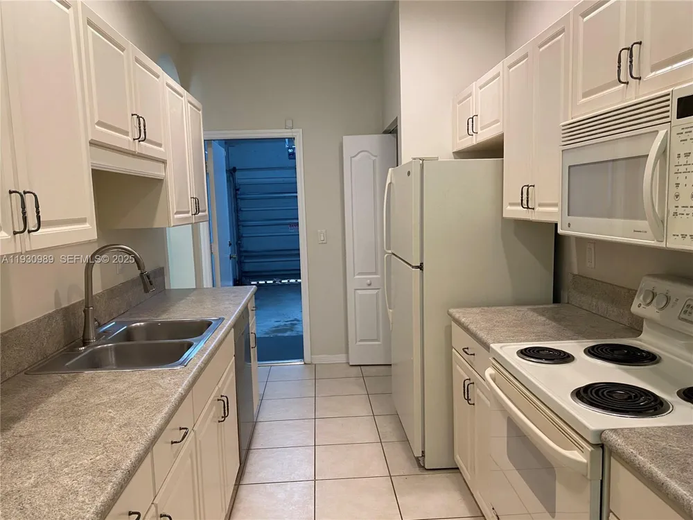 112 Wakulla Springs Way #112 Royal Palm Beach, FL 33411