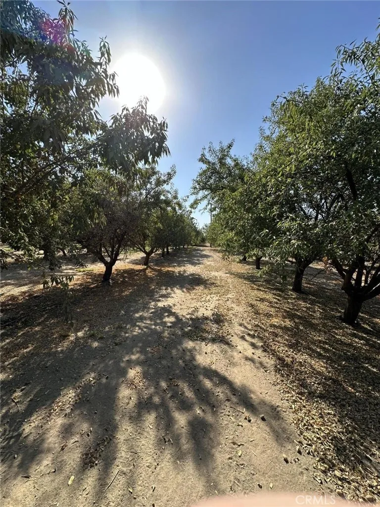 27726 Palm St Pixley, CA 93256