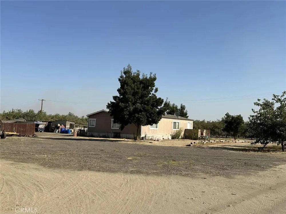 27726 Palm St Pixley, CA 93256