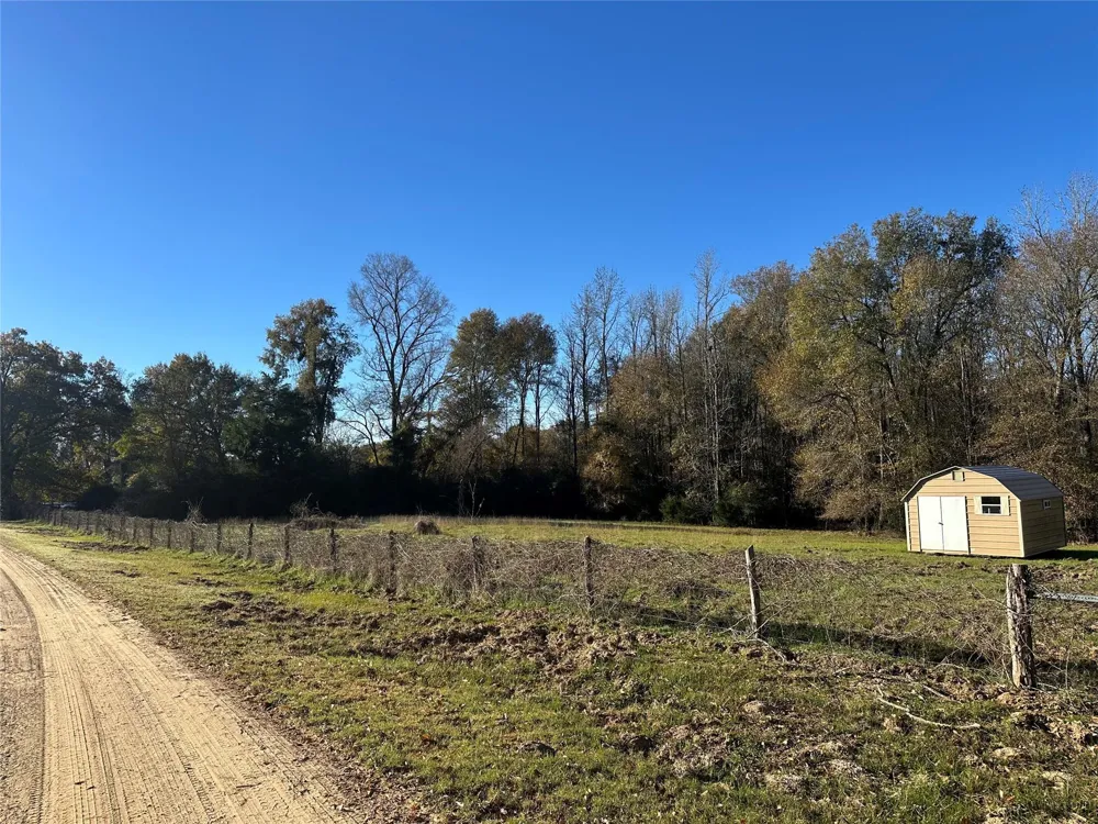 5604 County Road 364 Buffalo, TX 75831