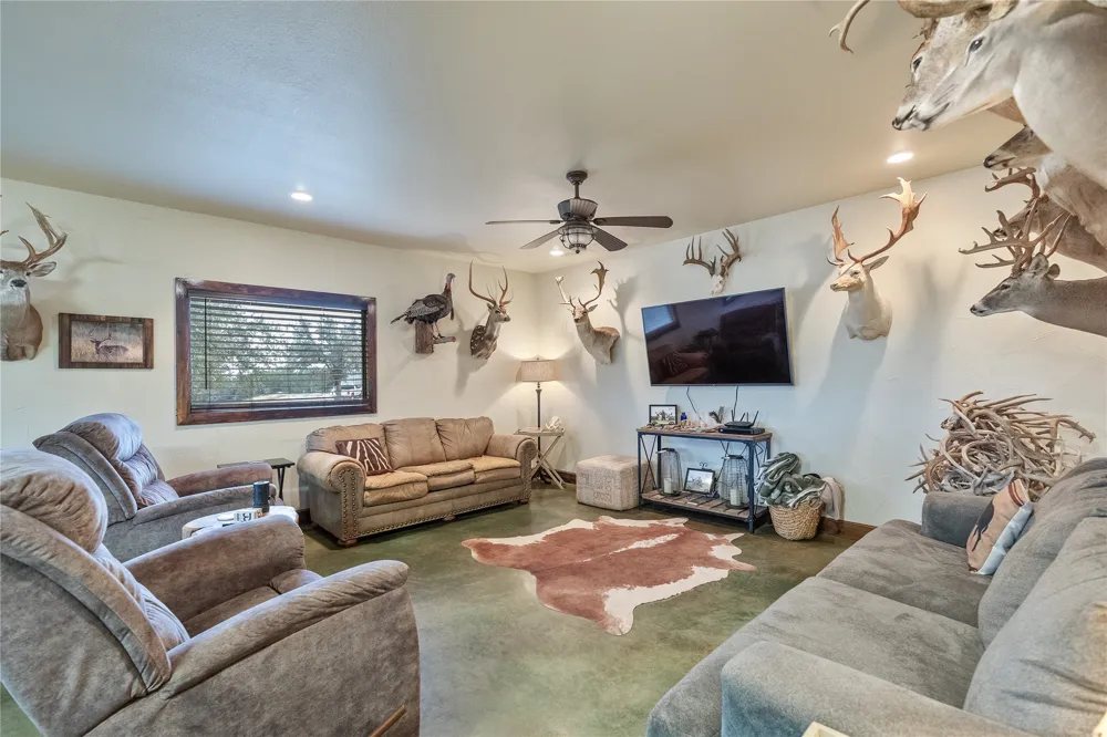 CR 290 Blackwell, TX 79506