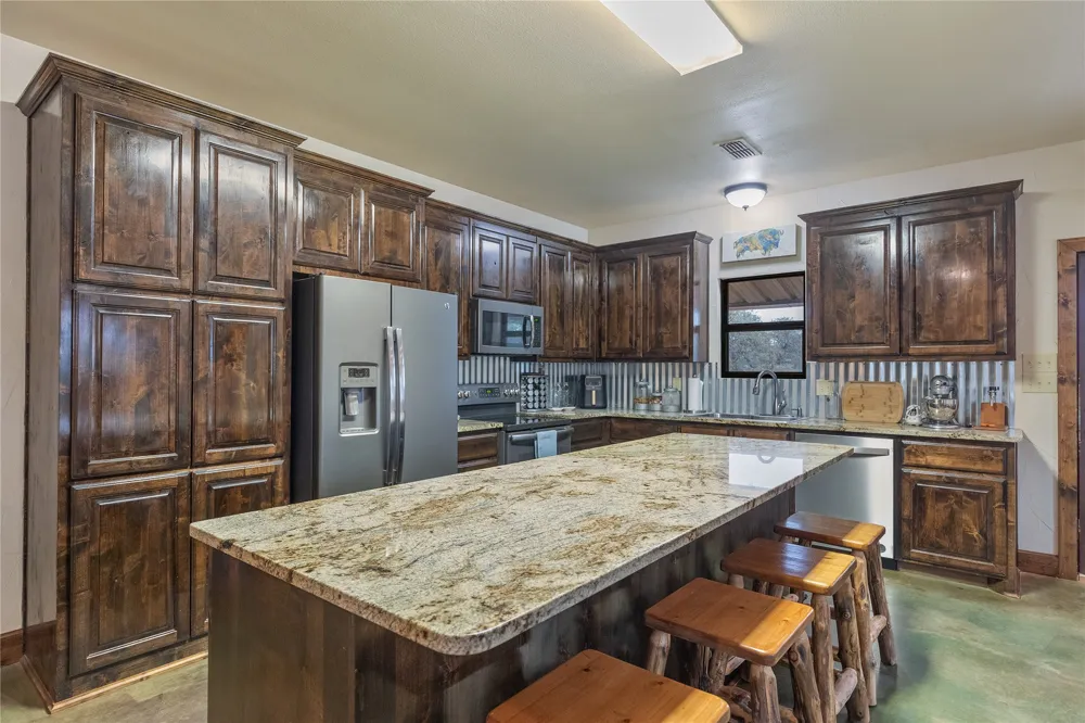 CR 290 Blackwell, TX 79506