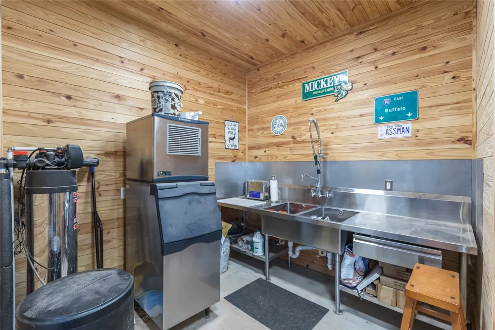 CR 290 Blackwell, TX 79506