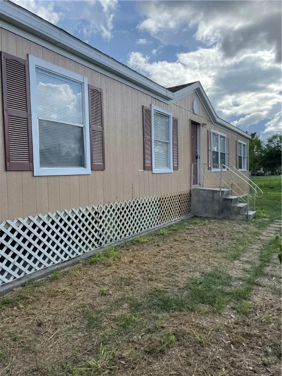 1100 Naranjo Street Sinton, TX 78387