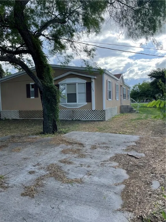 1100 Naranjo Street Sinton, TX 78387