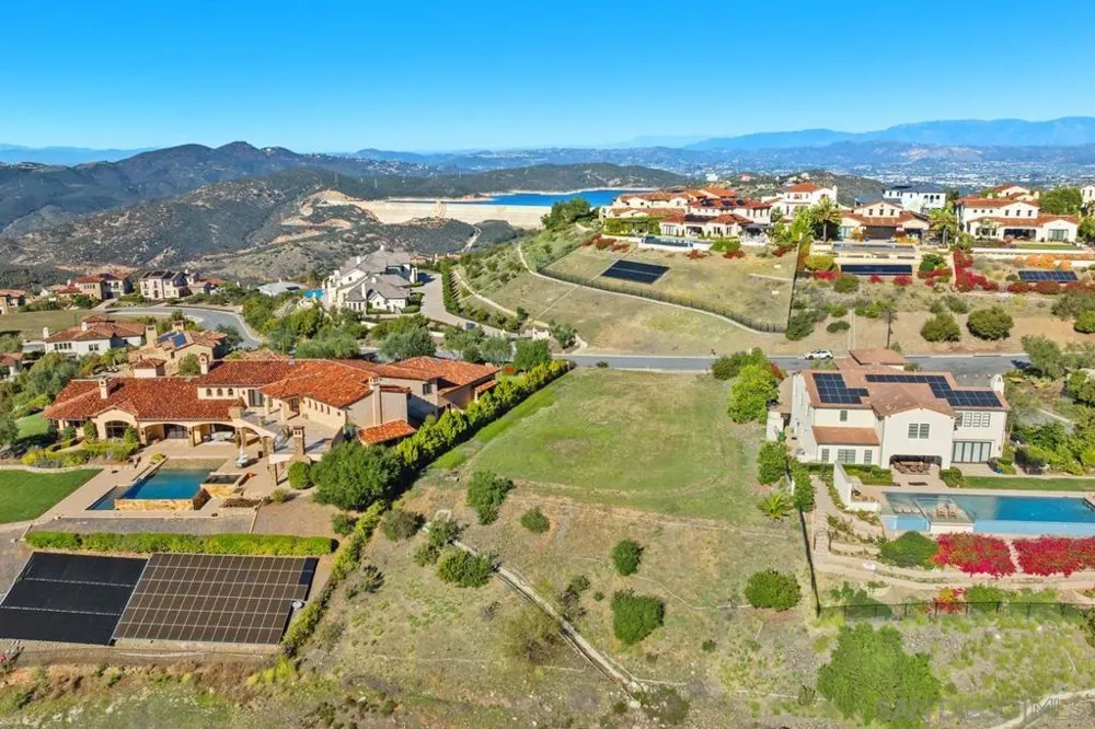 8737 Via Rancho Cielo Rancho Santa Fe, CA 92067