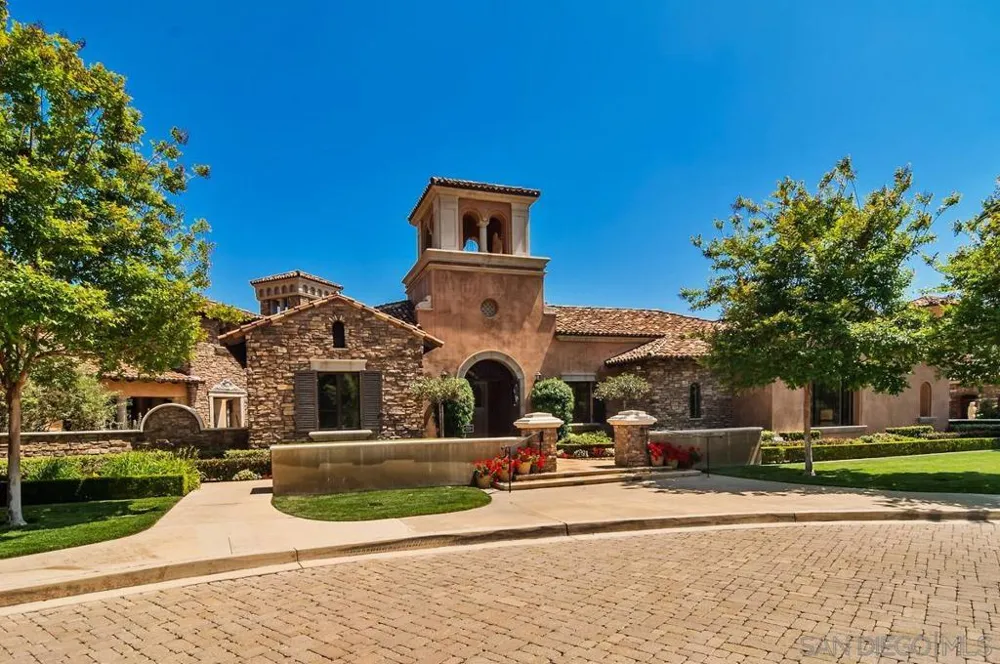 8737 Via Rancho Cielo Rancho Santa Fe, CA 92067