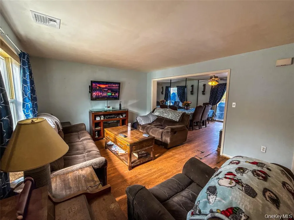 33 Muntz Lane Garnerville, NY 10923