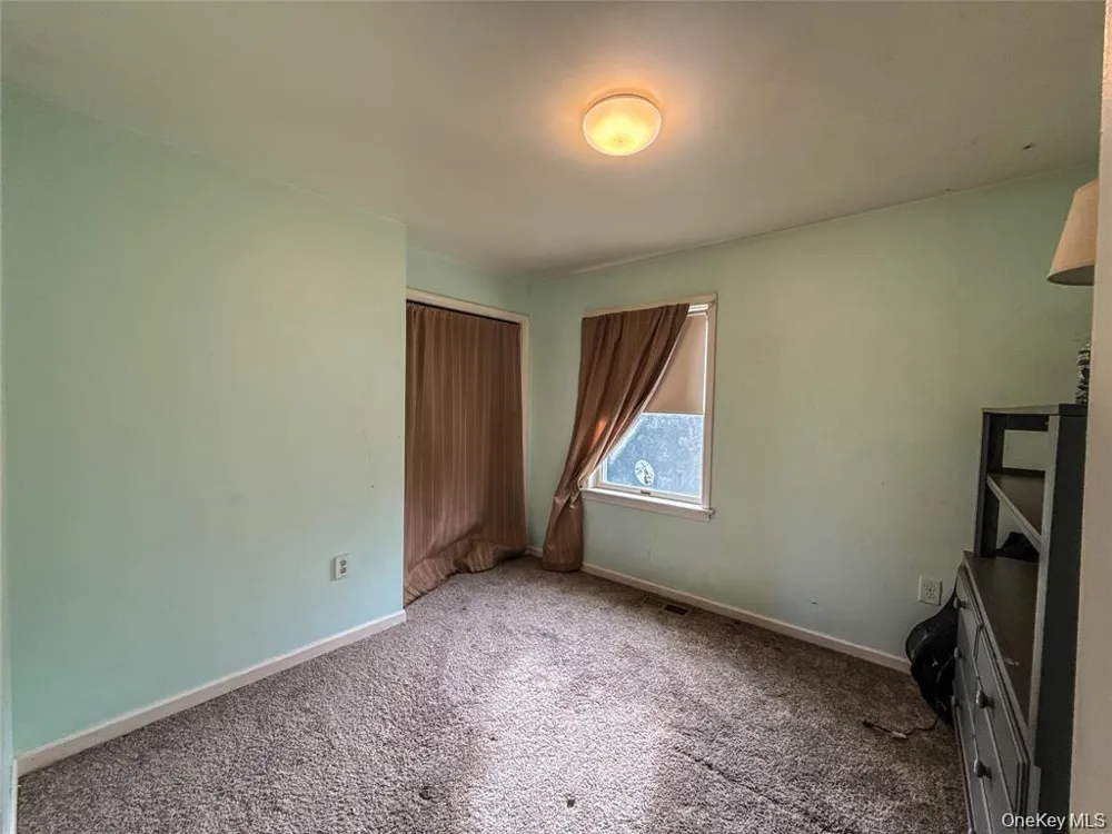 33 Muntz Lane Garnerville, NY 10923
