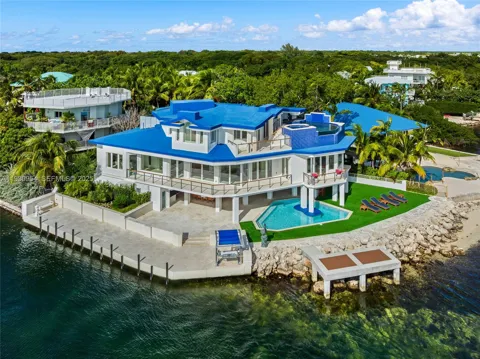 180 Pompano Dr
