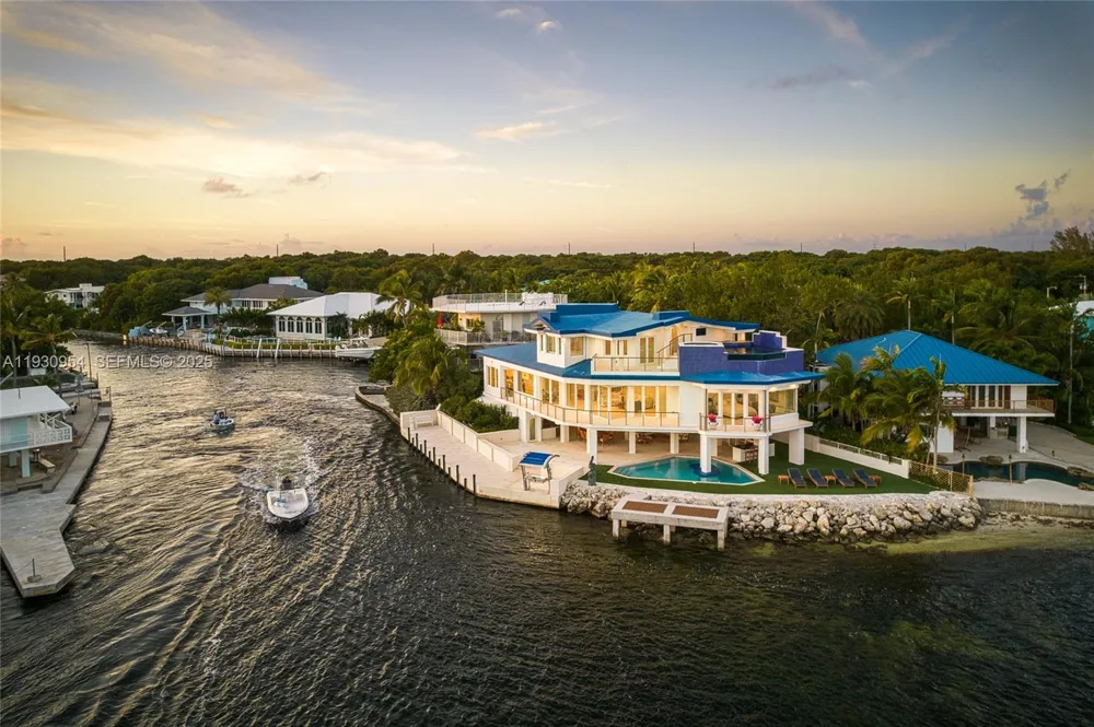 180 Pompano Dr Key Largo, FL 33037