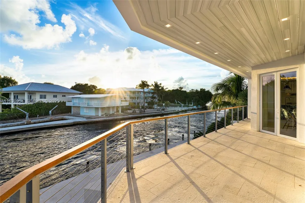 180 Pompano Dr Key Largo, FL 33037