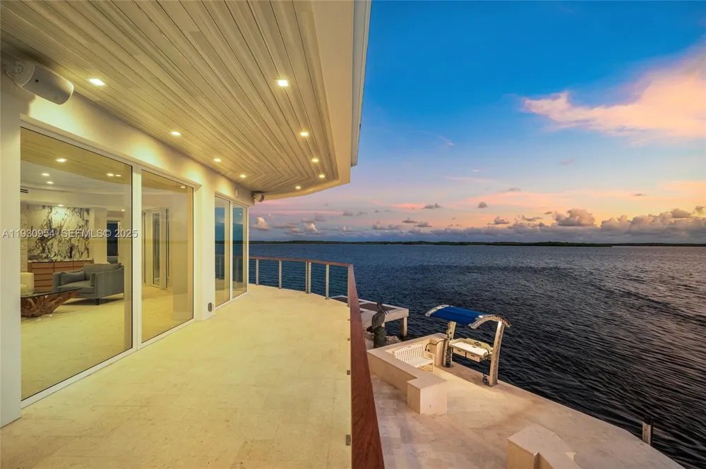 180 Pompano Dr Key Largo, FL 33037