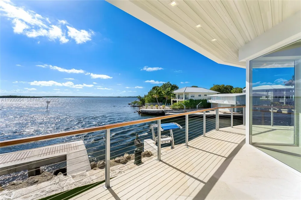 180 Pompano Dr Key Largo, FL 33037