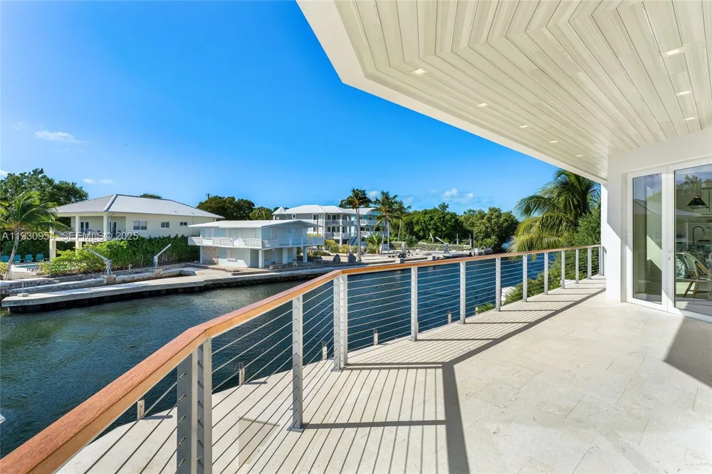 180 Pompano Dr Key Largo, FL 33037