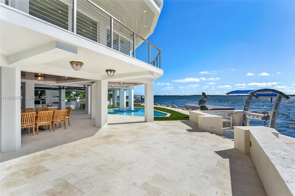 180 Pompano Dr Key Largo, FL 33037
