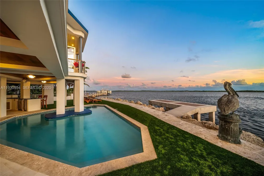 180 Pompano Dr Key Largo, FL 33037