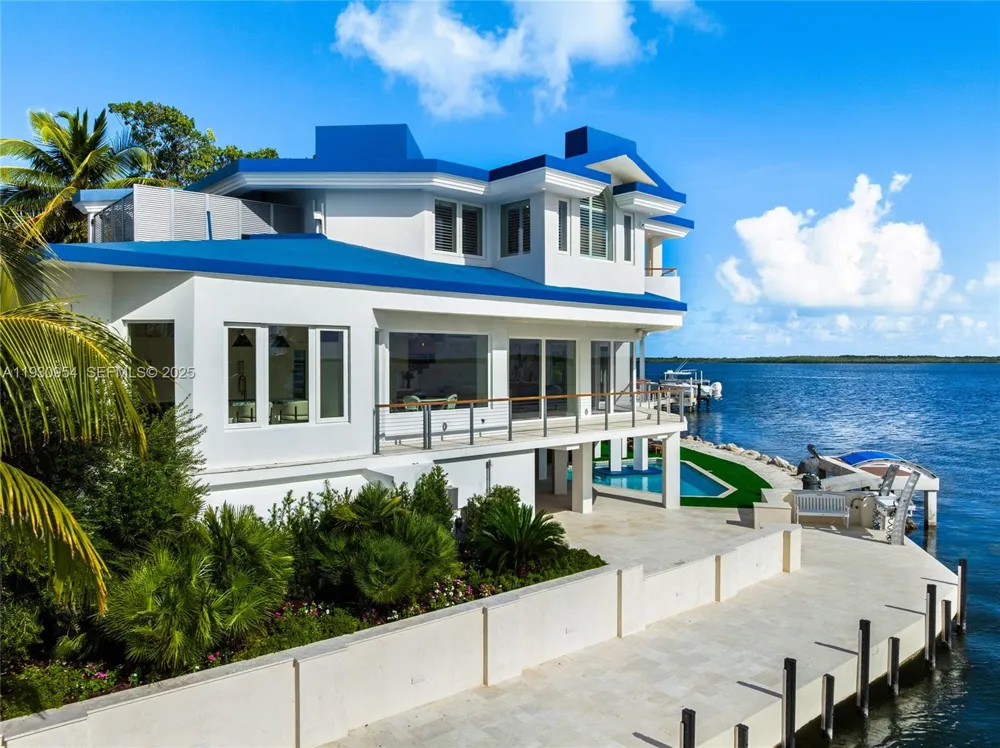 180 Pompano Dr Key Largo, FL 33037