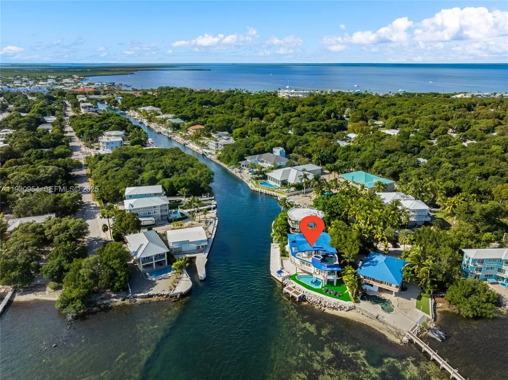 180 Pompano Dr Key Largo, FL 33037