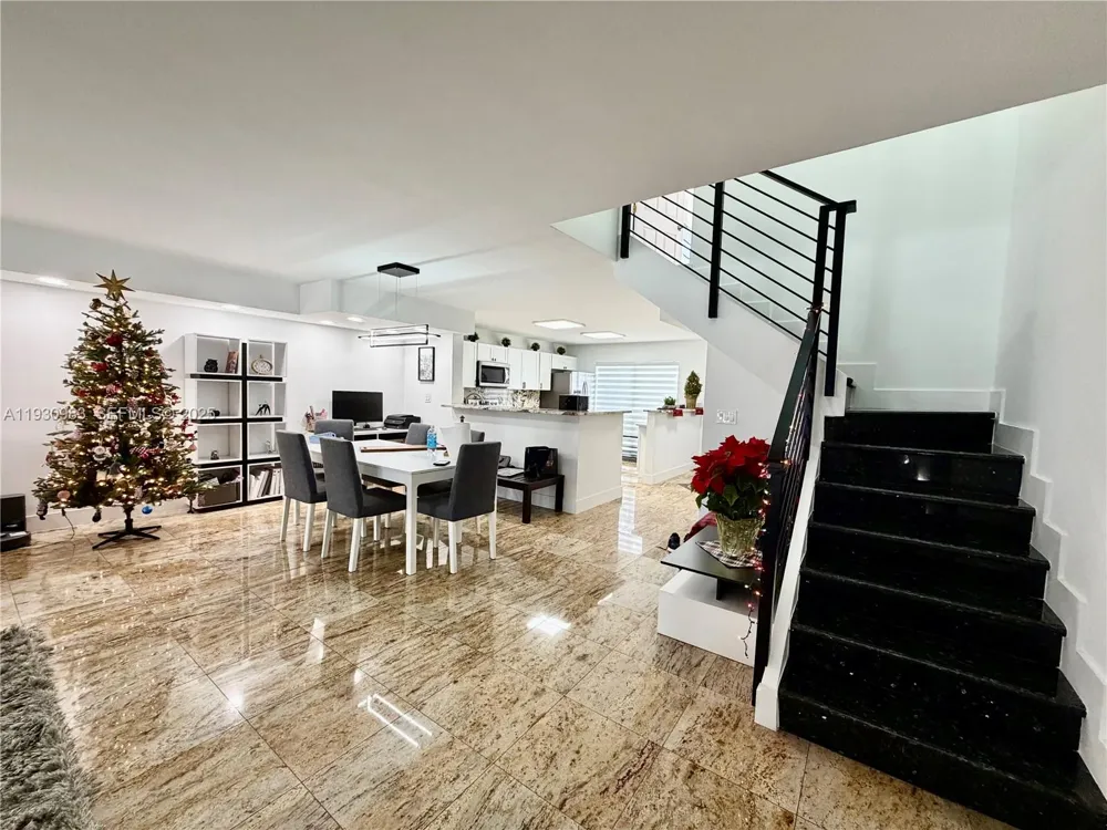 934 NE 27th Ave Hallandale Beach, FL 33009