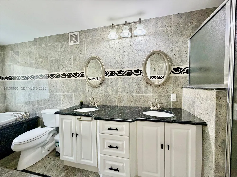 934 NE 27th Ave Hallandale Beach, FL 33009