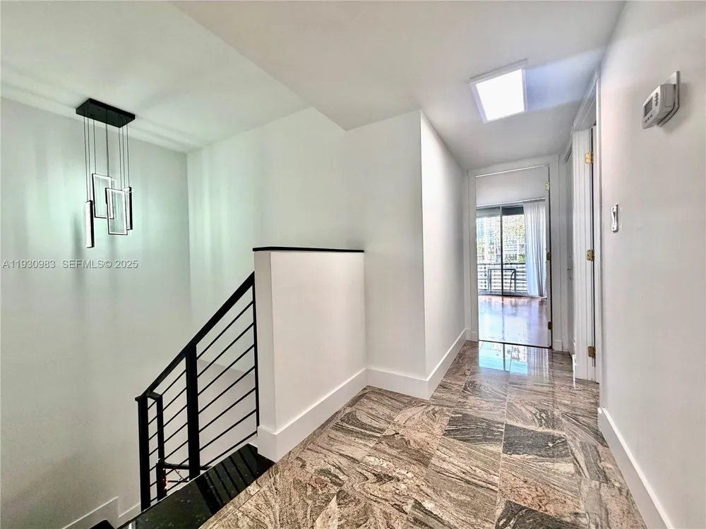 934 NE 27th Ave Hallandale Beach, FL 33009